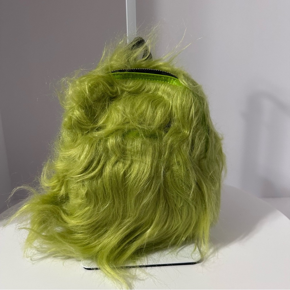 NWOT Case Of The Grumpies Fuzzy Backpack
GREEN / ONE SIZE